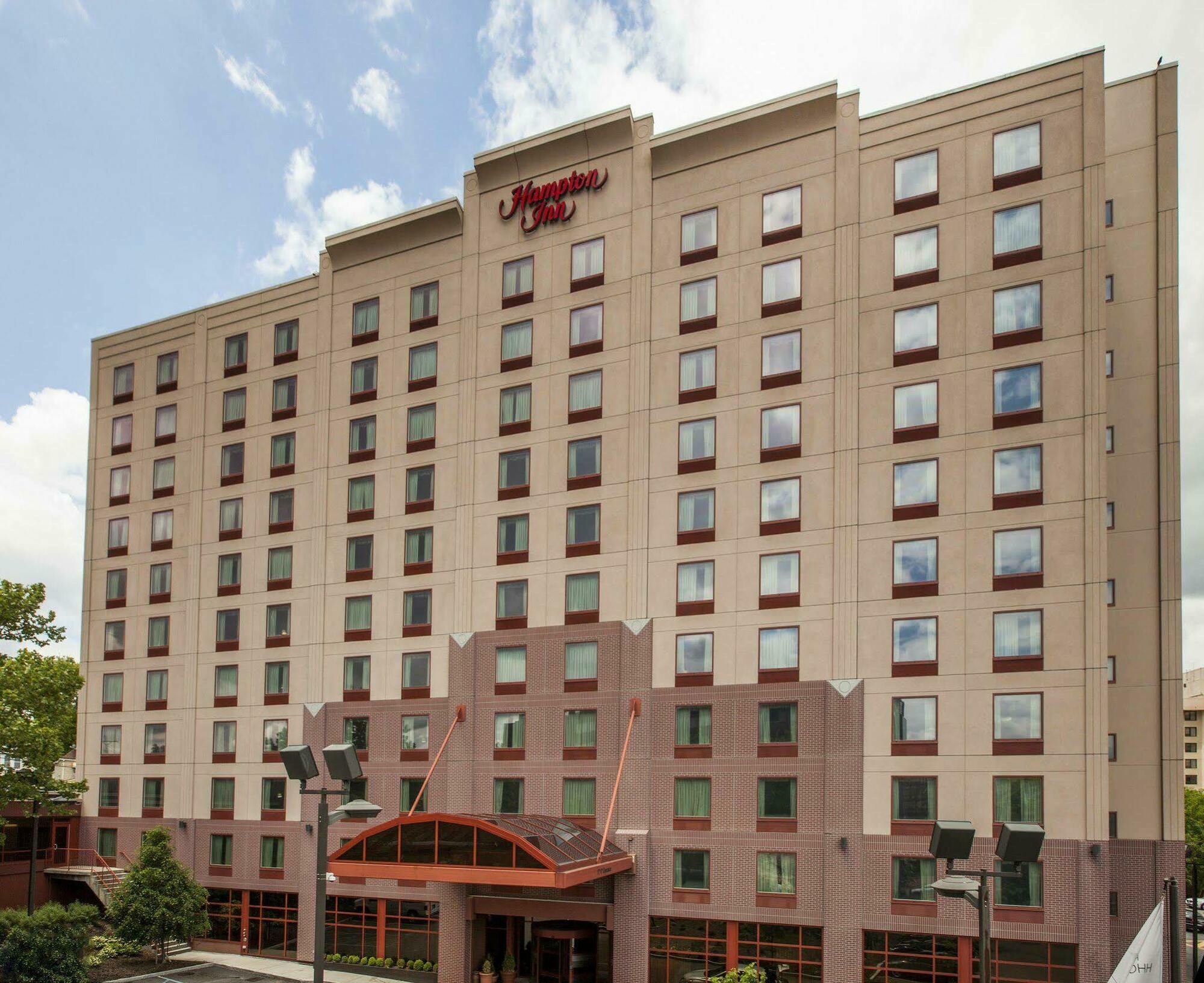 Hampton Inn New York - LaGuardia Airport Exterior foto